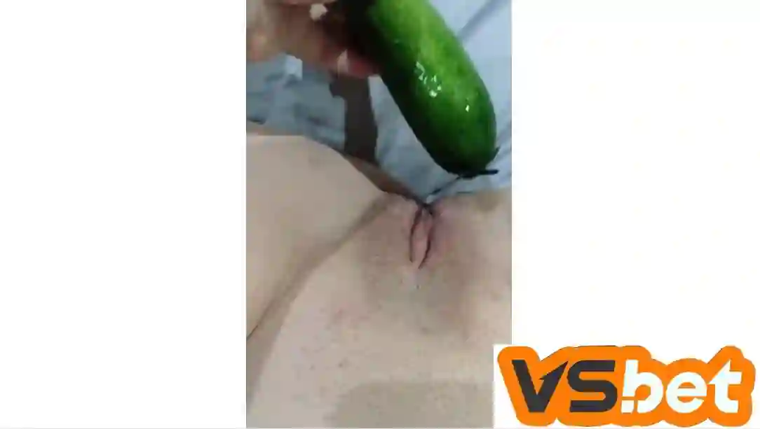 Em sinh viên thủ dâm bằng dưa chuột cực dâm -sex miuzxc - elahe-pirooz.com