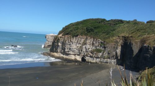 Muriwai beach new zealand